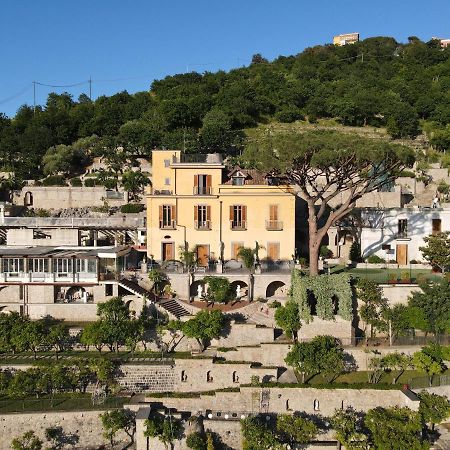 Villa Di Natale Pagani Luaran gambar